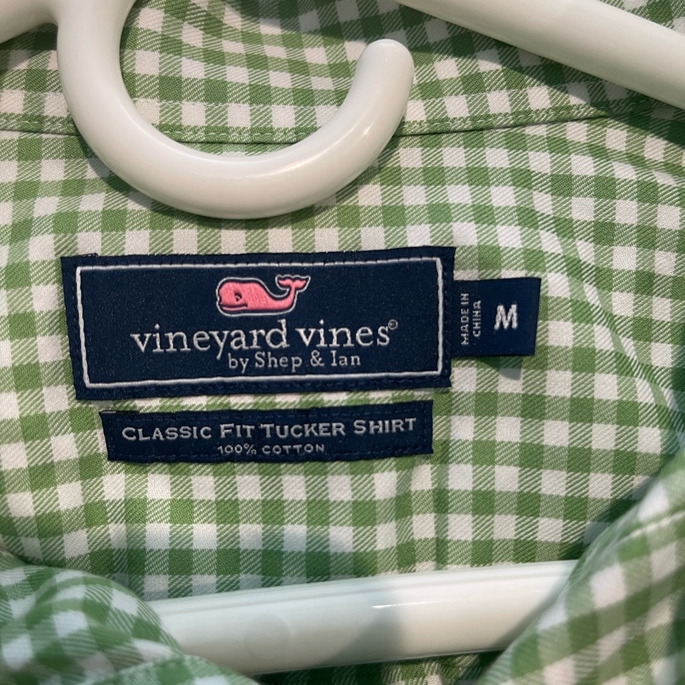 Vineyard Vines Button Down Shirt Euc - image 3